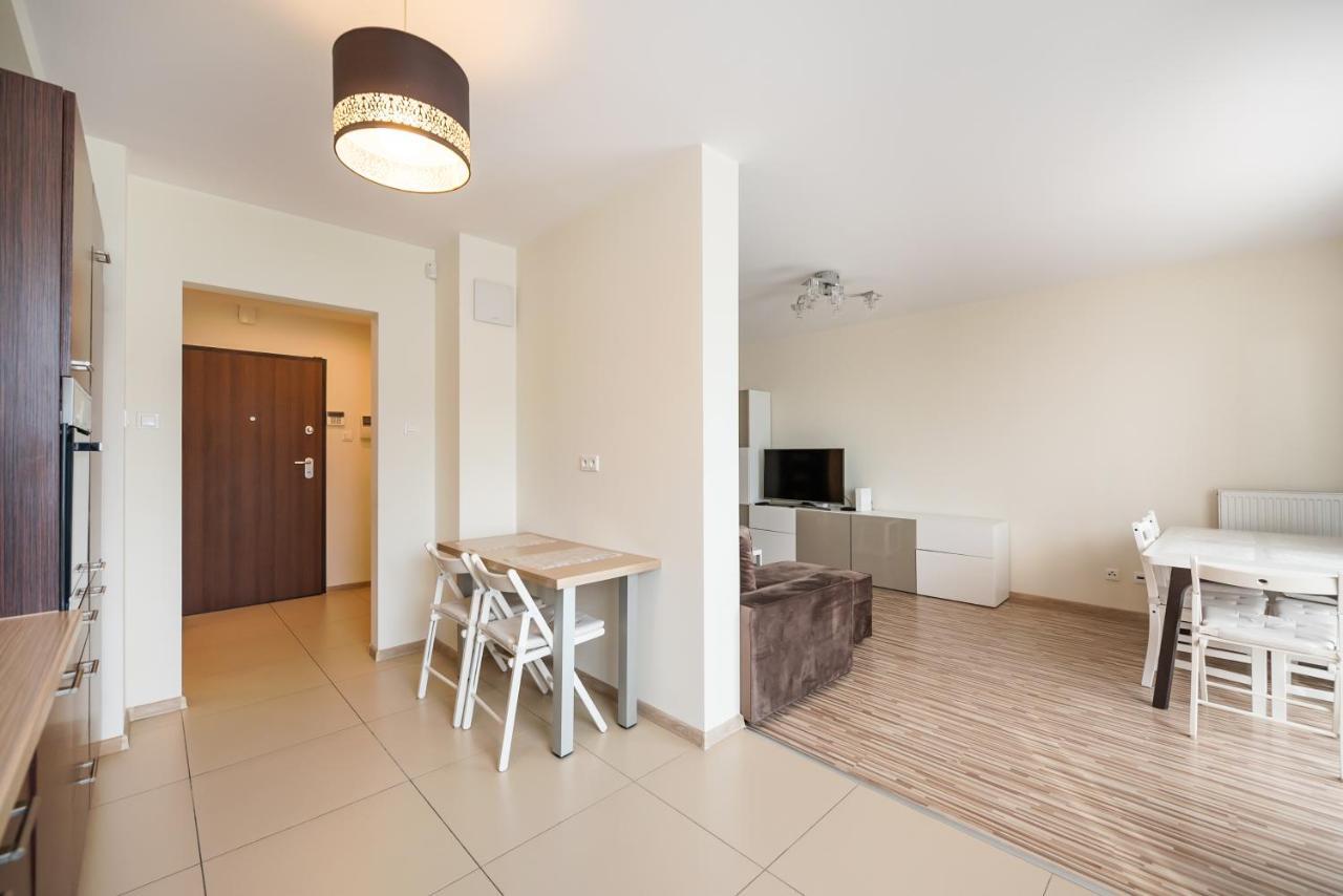 Apartment Metro Kondratowicza Spacious Warschau